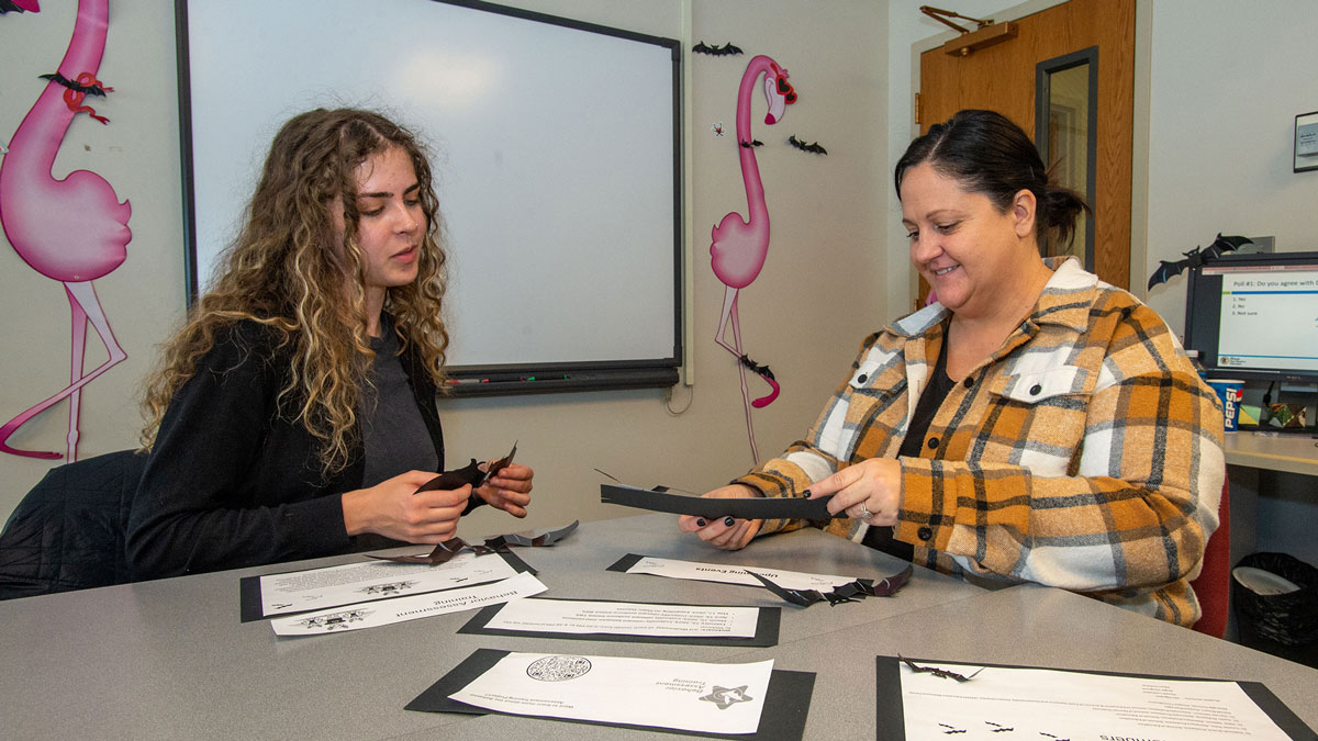 SIU students Jillian Hulcher and Angie Hargrave in a classroom