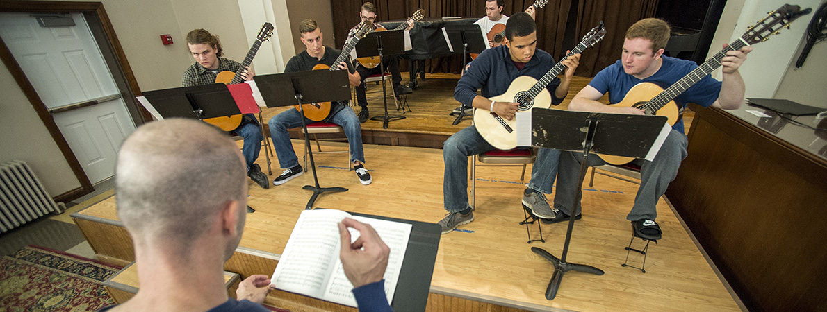 SIU guitar students